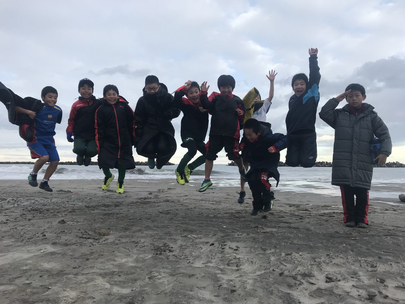 海で大ジャンプ！